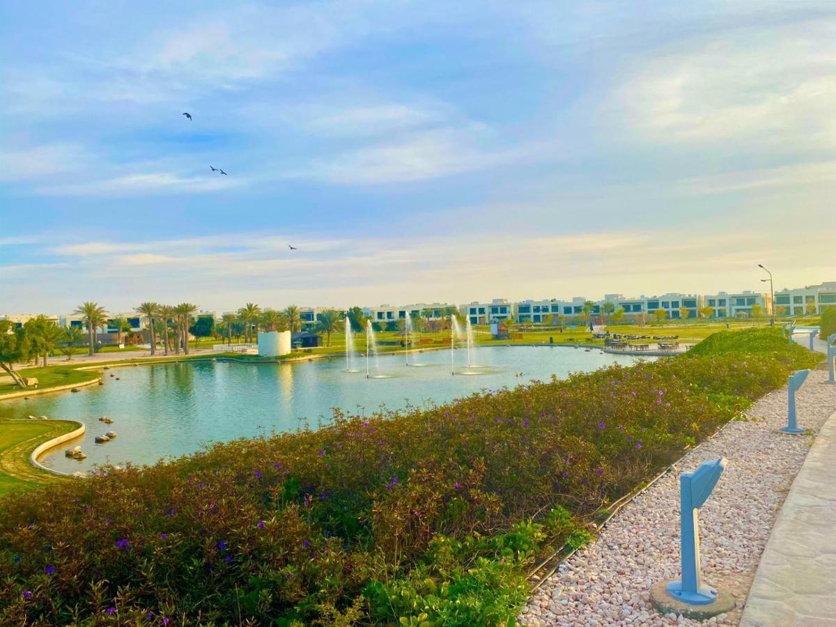 Retaj Salwa Resort & Spa Al Rayyan Exterior photo View of the lake at Al-Shaqra